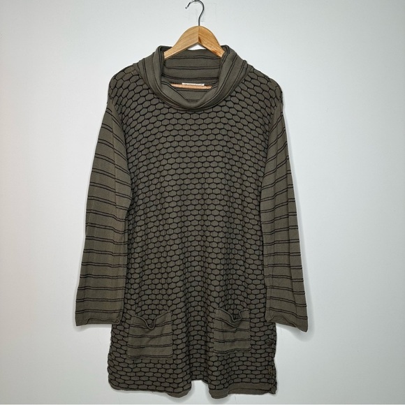 Margaret Winters Button Side Turtleneck Sweater Size Medium - Picture 1 of 7